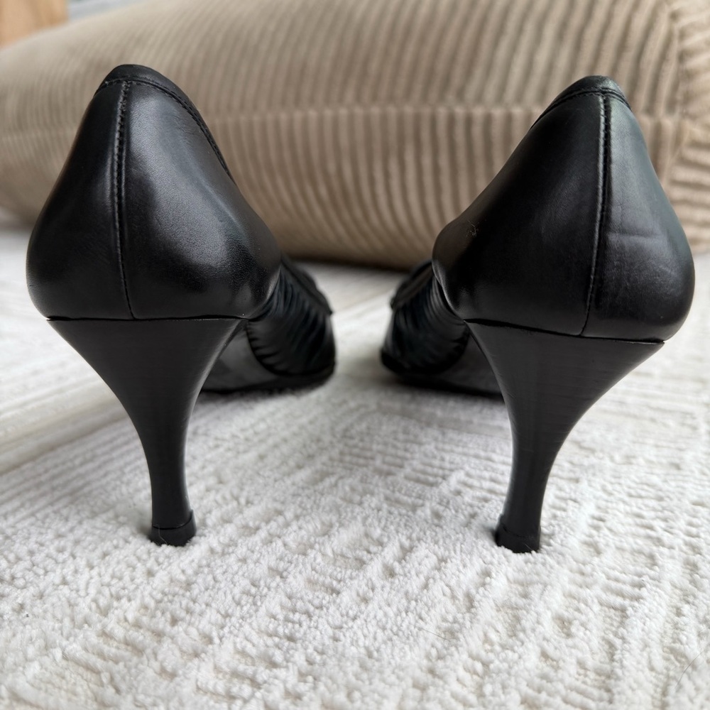 Gucci Black Leather Laser Cut Square Toe - Picture 4 of 7